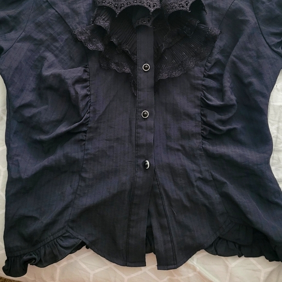 Dark in love blouse - Picture 3 of 3